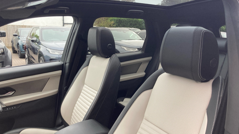 Land Rover Discovery Sport 1.5 P300e Dynamic HSE 5dr Auto [5 Seat] Station Wagon